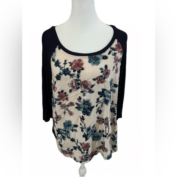 Kut from the Kloth Tops - KUT FROM THE KLOTH Blue Floral Rayon Raglan Top Women’s Size Small
